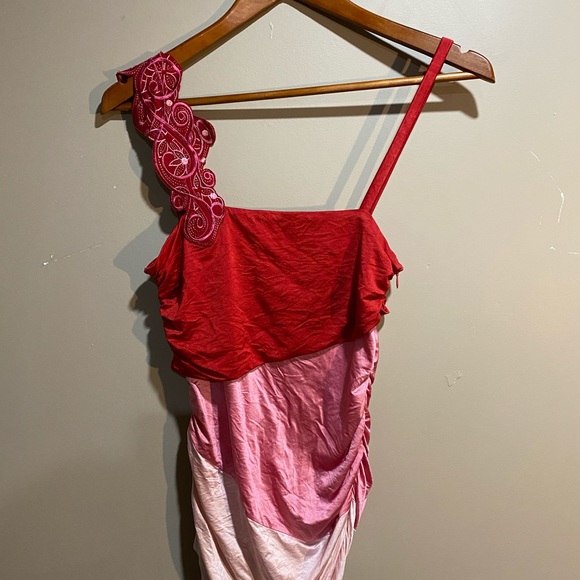 Red, pink, and light pink top. - Picture 2 of 3